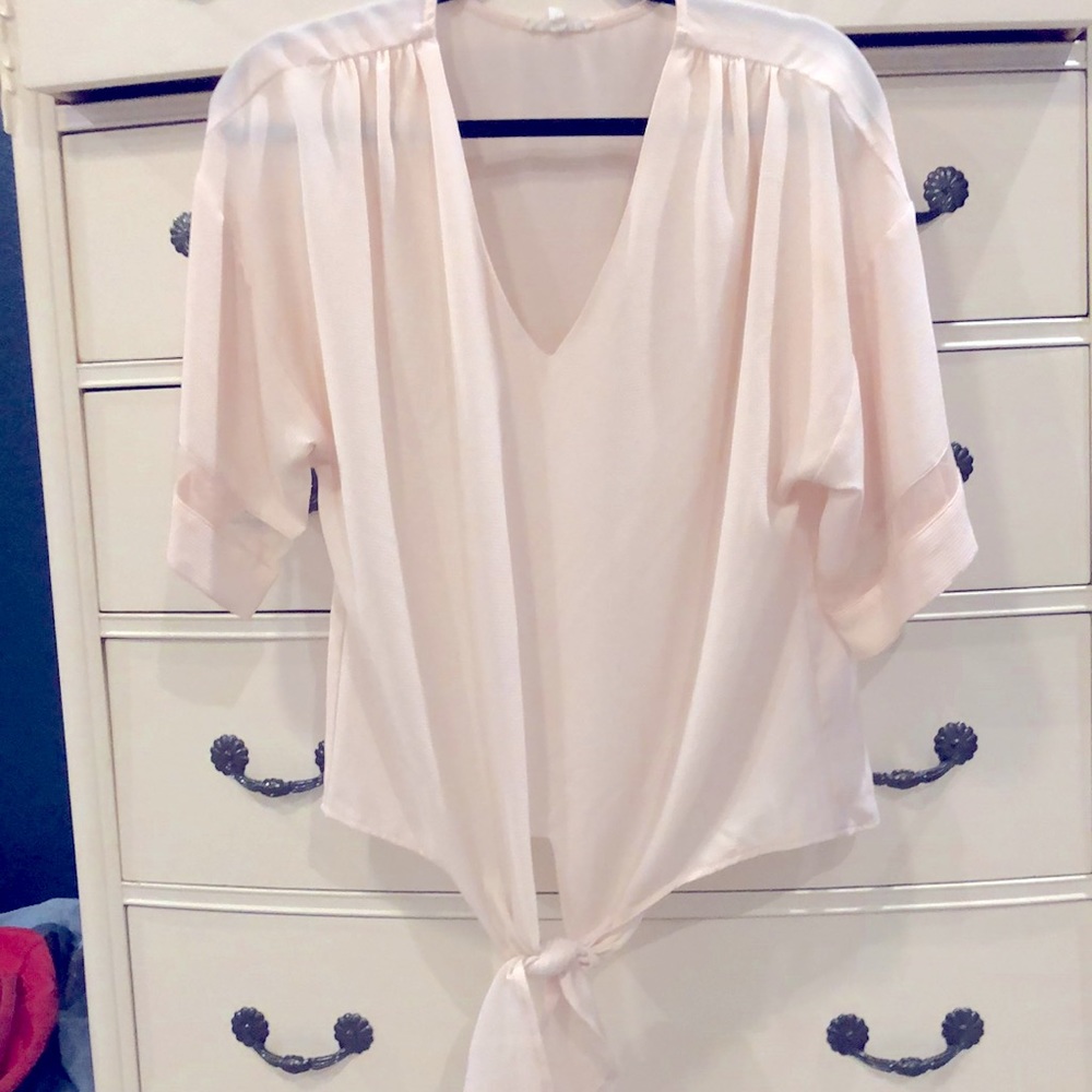 Light pink short sleeve top. Small. Maurices.